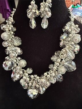 New Women’s 12” Stunning Silver Crystal Cluster Necklace and Earring 2.5”Set